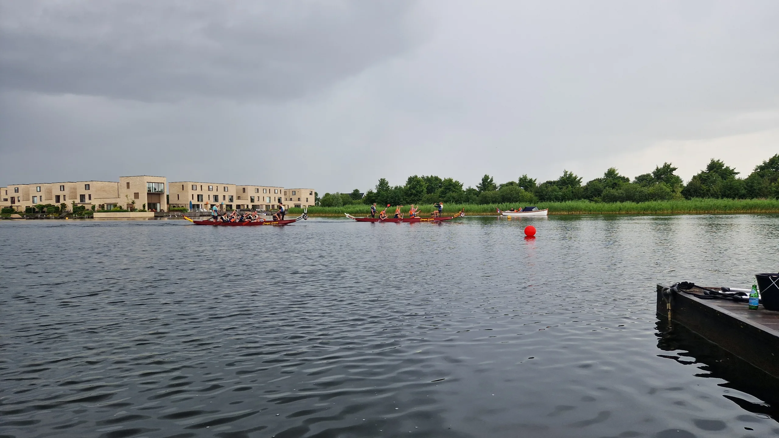 Drakenbootrace verplaatst – Dorpsfeest begint om 16:00 (06-07) – Zeillessen gaan door